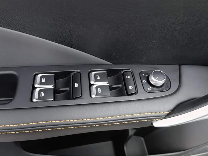 Geely Coolray 2024 2024款 1.5T DCT 龙腾