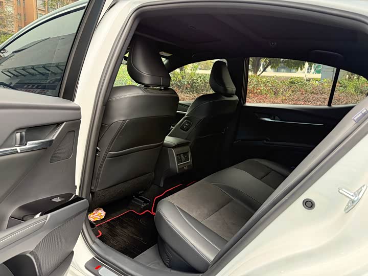 Toyota Camry 2026 2026款 双擎 2.0HS 运动版