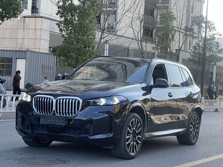 BMW X5 2024 2024款 xDrive 40Li 尊享型黑焰限量版