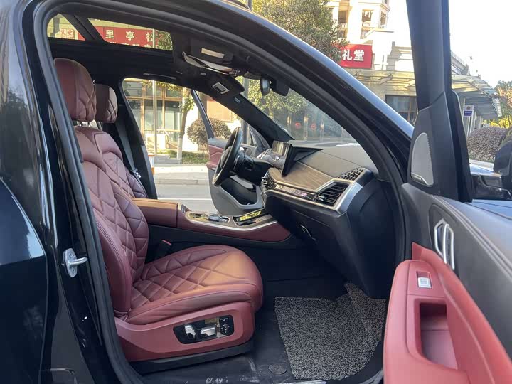 BMW X5 2024 2024款 xDrive 40Li 尊享型黑焰限量版