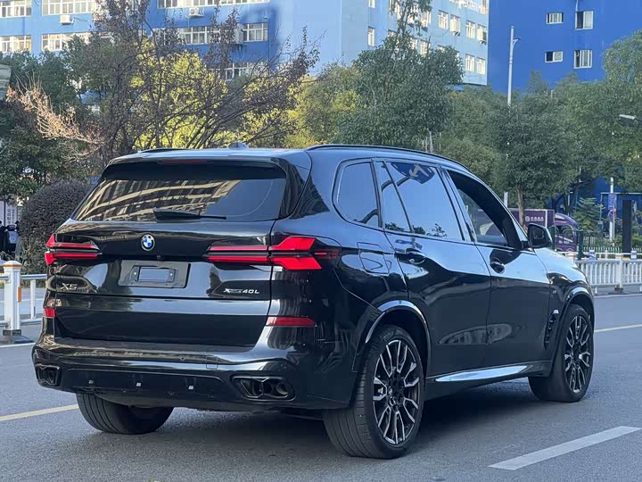 BMW X5 2024 2024款 xDrive 40Li 尊享型黑焰限量版