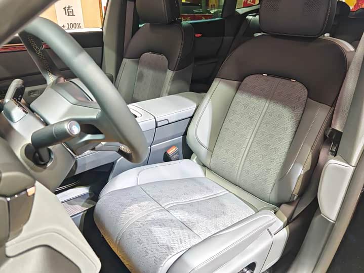 Zeekr 7X 2025 2025款 100kWh 长续航后驱智驾版