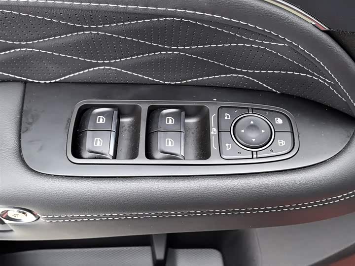 Tank 300 2024 2024款 2.0T 征服者