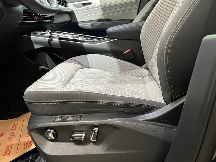 Volkswagen Tavendor 2024 2024款 380TSI 四驱R-Line巡游版