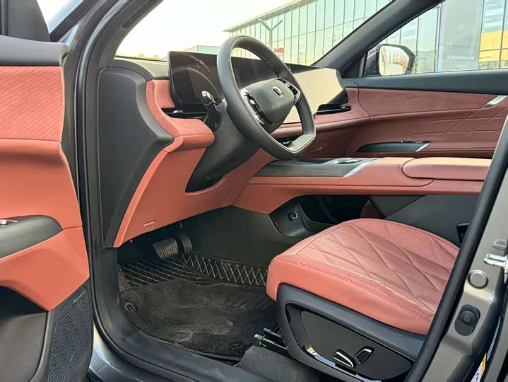 Changan CS75 Plus 2025 2025款 第四代 1.5T 新蓝鲸 智慧旗舰型