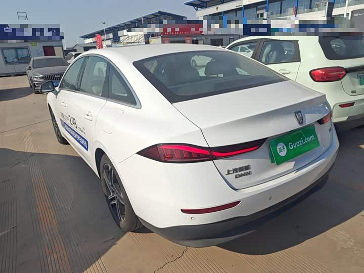 Roewe D7 2023 2023款 DMH 125km 旗舰版