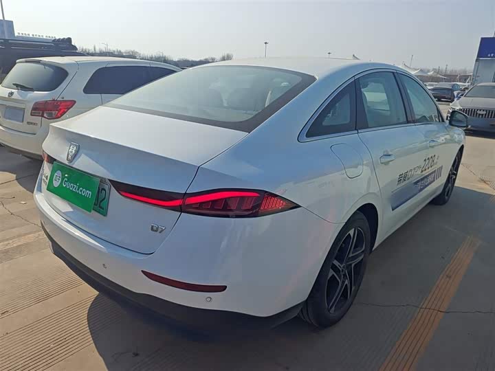 Roewe D7 2023 2023款 DMH 125km 旗舰版