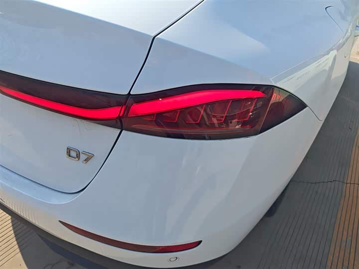 Roewe D7 2023 2023款 DMH 125km 旗舰版