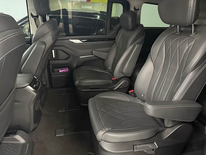 Maxus G20 2023 2023款 PLUS 2.0T 汽油自动豪华版