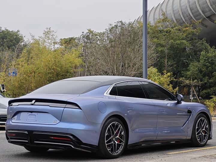 BYD Yangwang U7 2025 2025款 PHEV 四座旗舰版