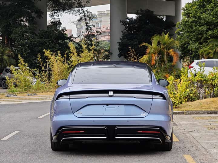 BYD Yangwang U7 2025 2025款 PHEV 四座旗舰版