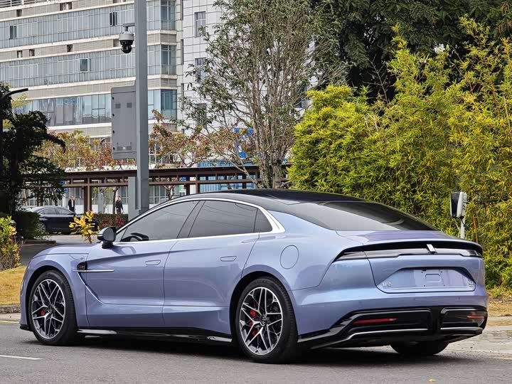 BYD Yangwang U7 2025 2025款 PHEV 四座旗舰版