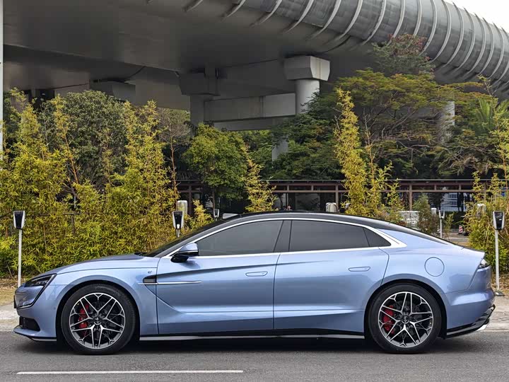 BYD Yangwang U7 2025 2025款 PHEV 四座旗舰版