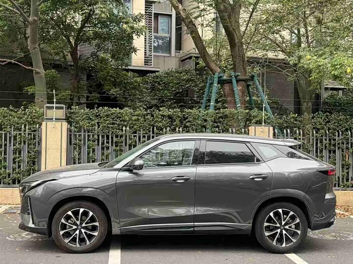 Changan UNI-Z Hybrid 2025 2025款 智慧新蓝鲸 125km 战舰+