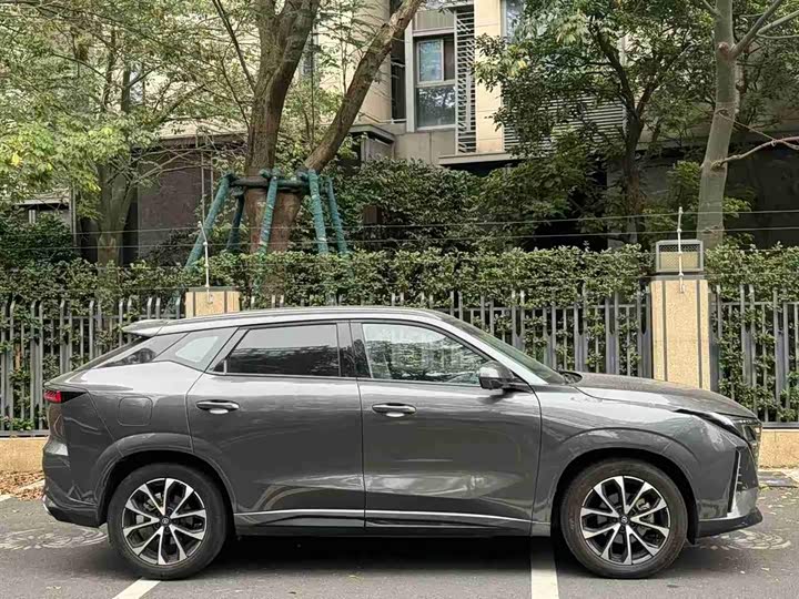 Changan UNI-Z Hybrid 2025 2025款 智慧新蓝鲸 125km 战舰+