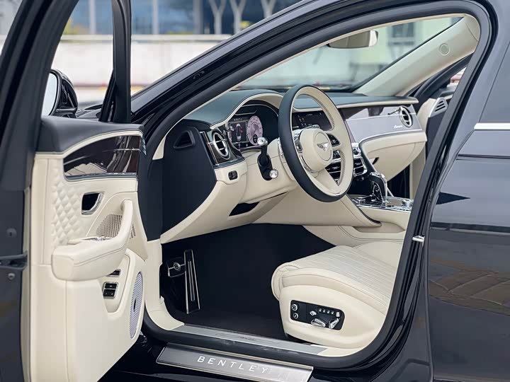 Bentley Flying Spur 2024 2024款 4.0T V8 雅度版
