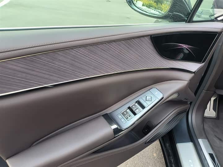 Denza Z9 2024 2024款 1100km 四驱Max版