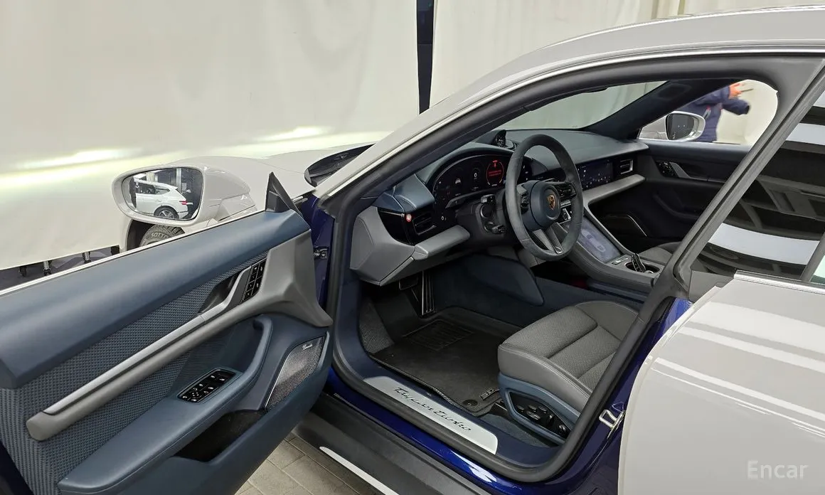 Porsche Taycan 2020 Turbo