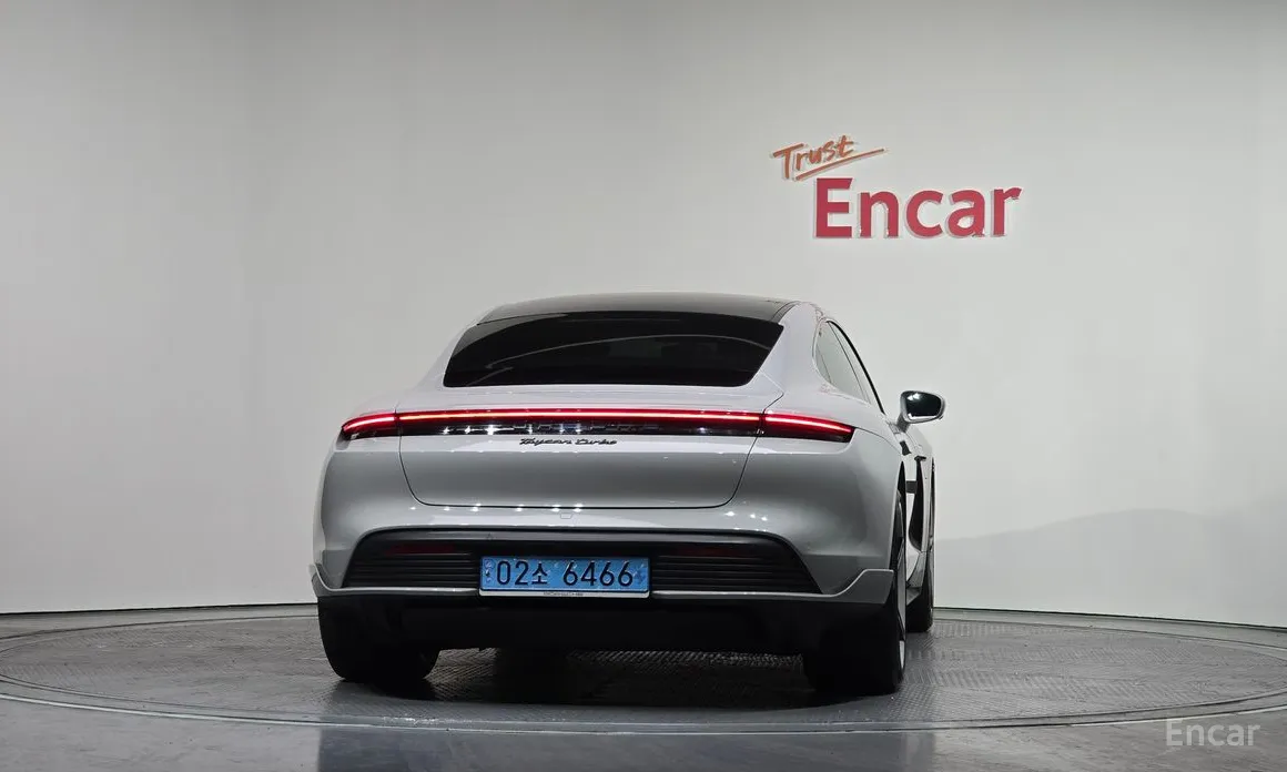 Porsche Taycan 2020 Turbo