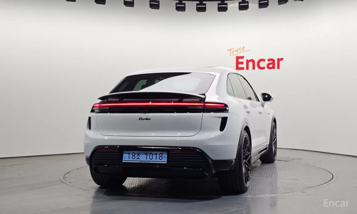 Porsche Macan 2024 Turbo