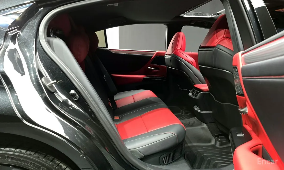 Lexus ES 2018 F-Sport