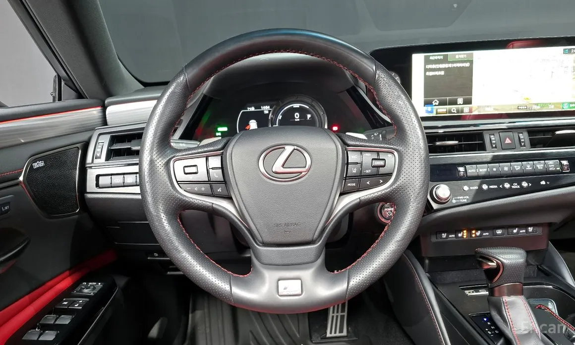 Lexus ES 2018 F-Sport