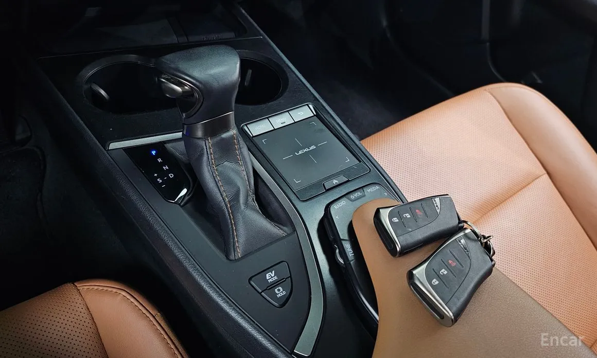 Lexus UX 2019 2.0 2WD