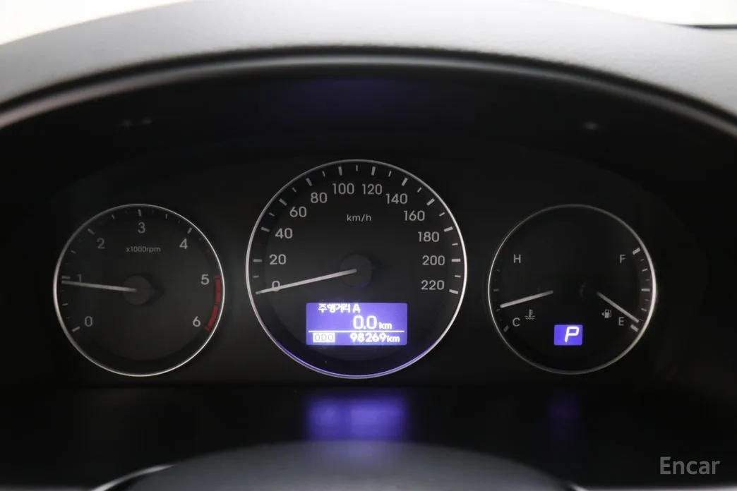 Hyundai Starex 2017 Van 3-Seater