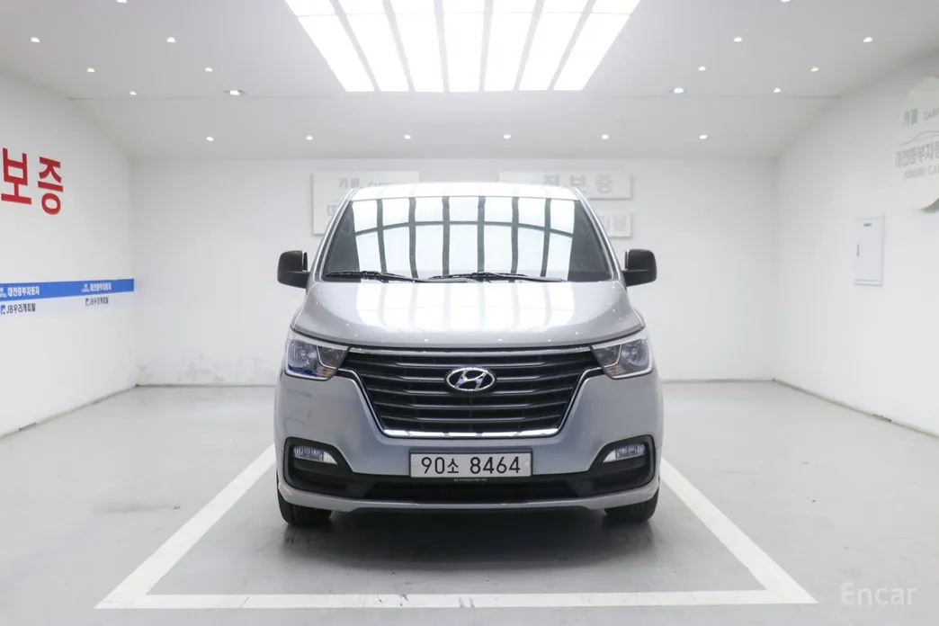 Hyundai Starex 2017 Van 3-Seater