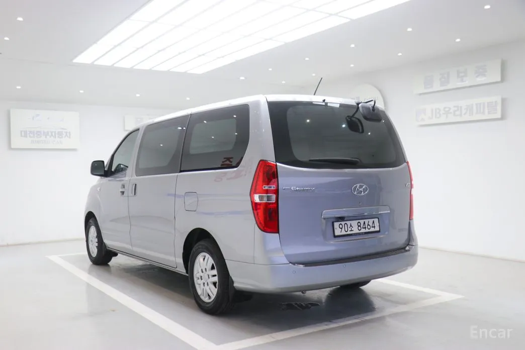 Hyundai Starex 2017 Van 3-Seater