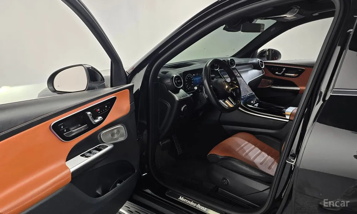 Mercedes-Benz GLC-Class 2023 GLC300 4MATIC AMG Line