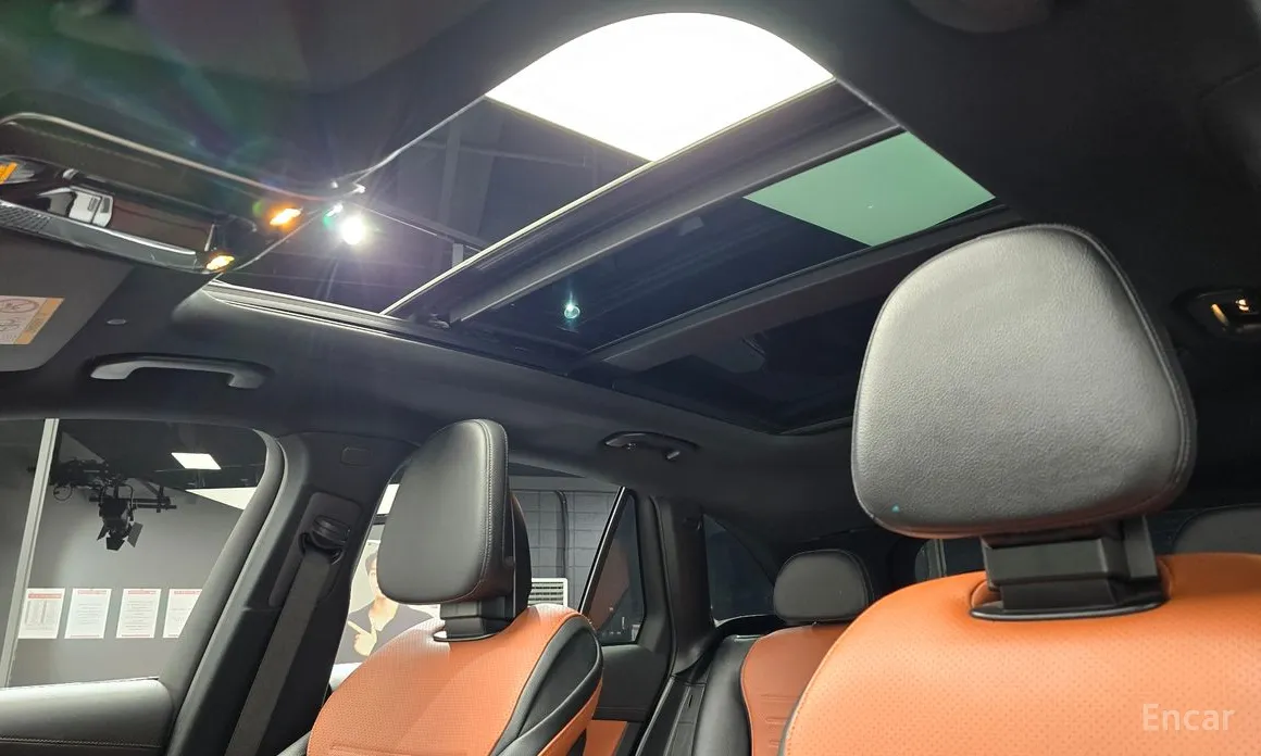 Mercedes-Benz GLC-Class 2023 GLC300 4MATIC AMG Line