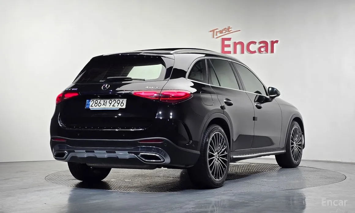 Mercedes-Benz GLC-Class 2023 GLC300 4MATIC AMG Line