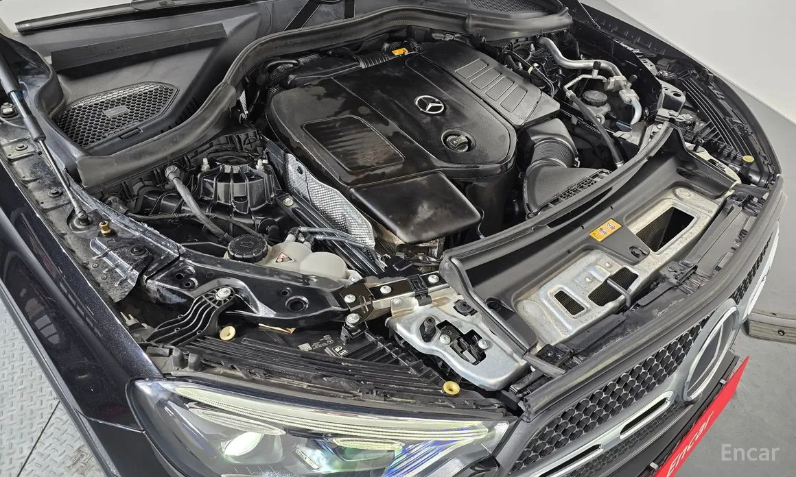 Mercedes-Benz GLC-Class 2023 GLC300 4MATIC AMG Line