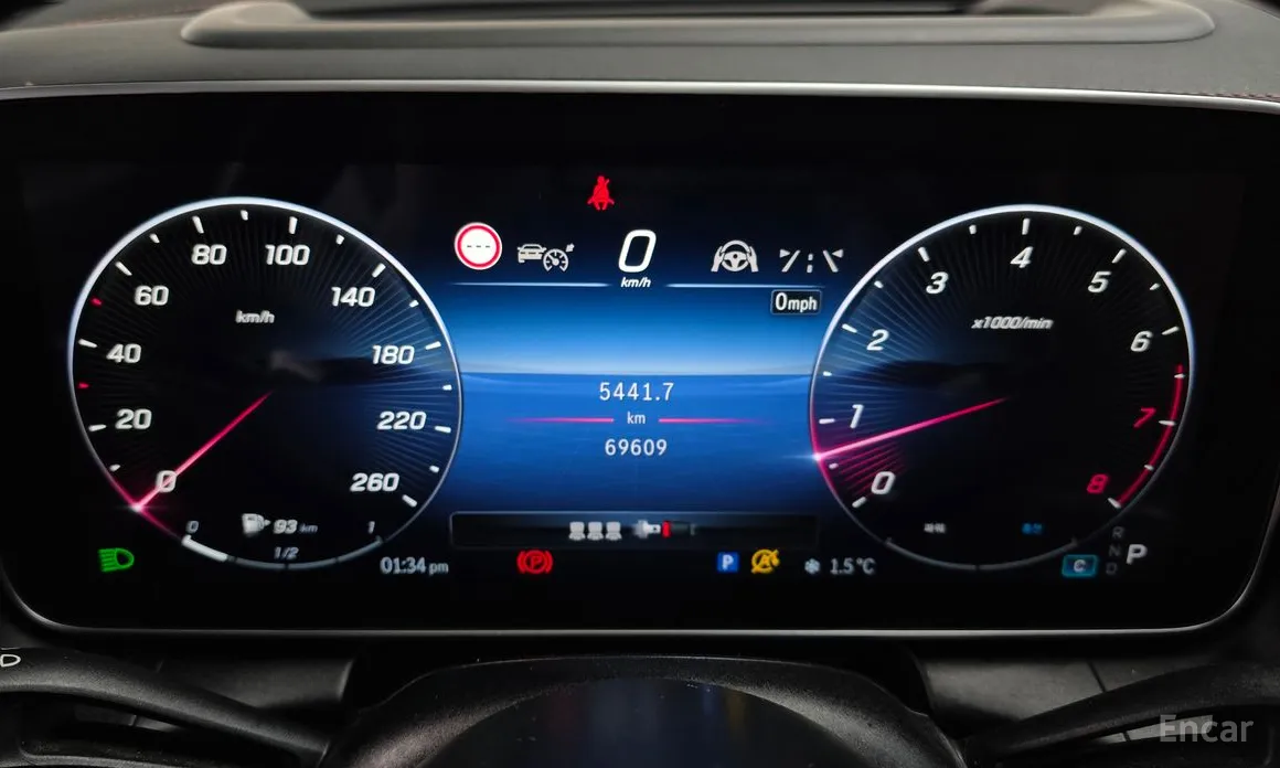 Mercedes-Benz GLC-Class 2023 GLC300 4MATIC AMG Line