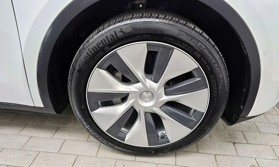 Tesla Model Y 2020 Standard Range