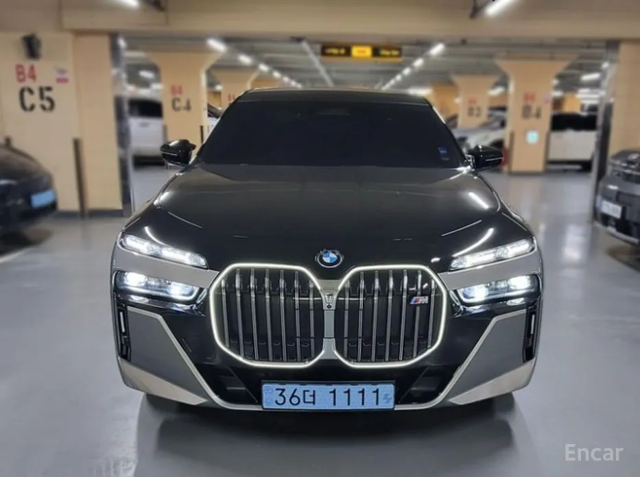 BMW i7 2022 M70 xDrive