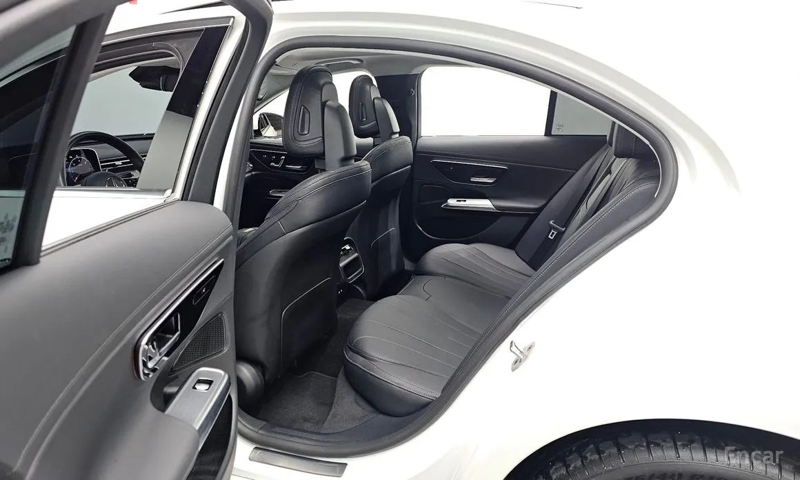 Mercedes-Benz E-Class 2024 E220d 4MATIC Exclusive