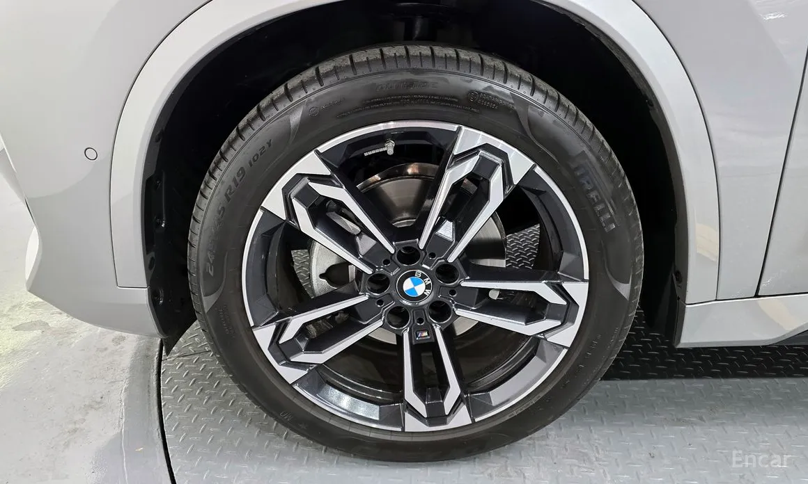 BMW X1 2023 xDrive 20i M Sport