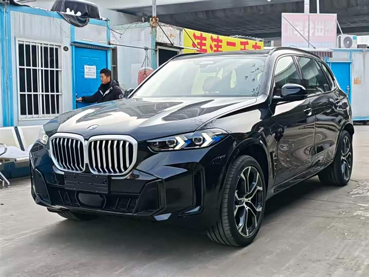 BMW X5 2026 2026款 xDrive 40Li M运动曜夜套装