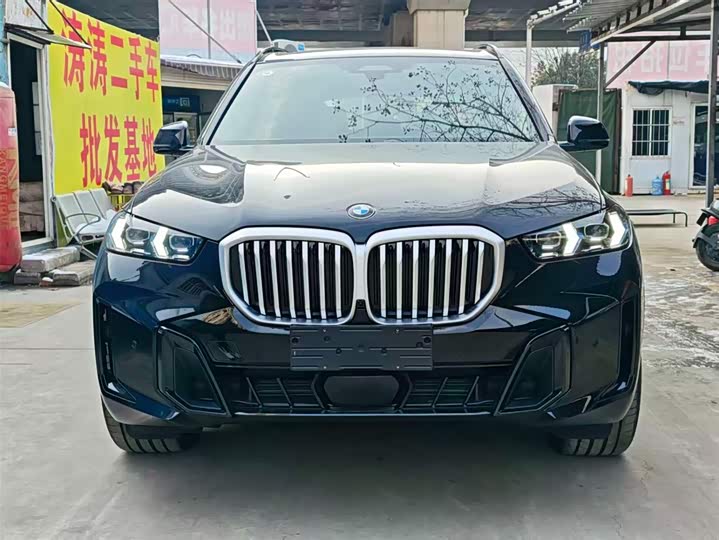 BMW X5 2026 2026款 xDrive 40Li M运动曜夜套装