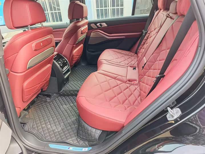 BMW X5 2026 2026款 xDrive 40Li M运动曜夜套装