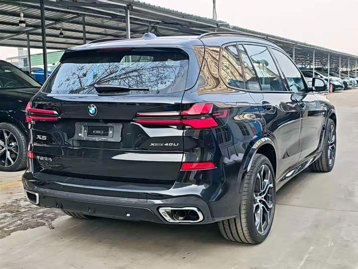 BMW X5 2026 2026款 xDrive 40Li M运动曜夜套装