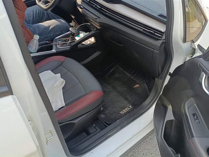 Geely Vision X3 2021 2021款 PRO 1.5L CVT尊贵型