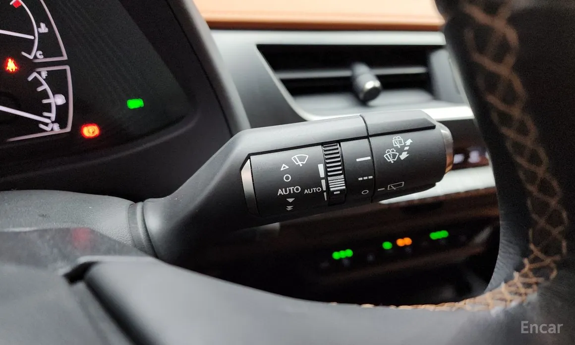 Lexus UX 2019 2.0 AWD