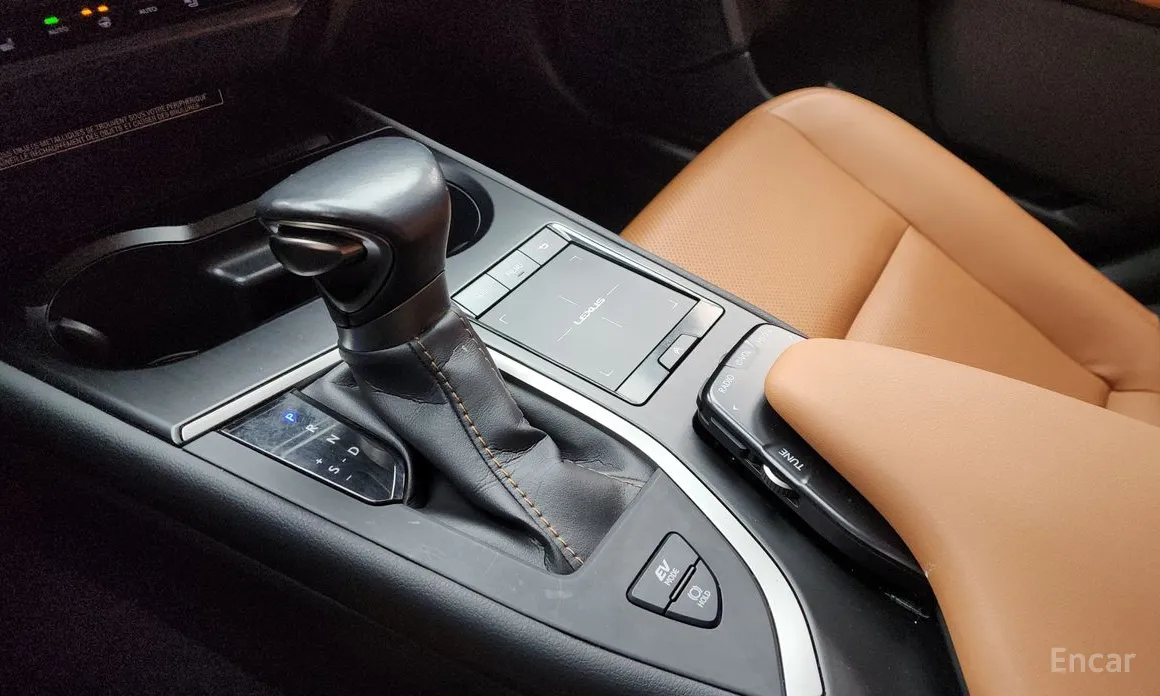 Lexus UX 2019 2.0 AWD