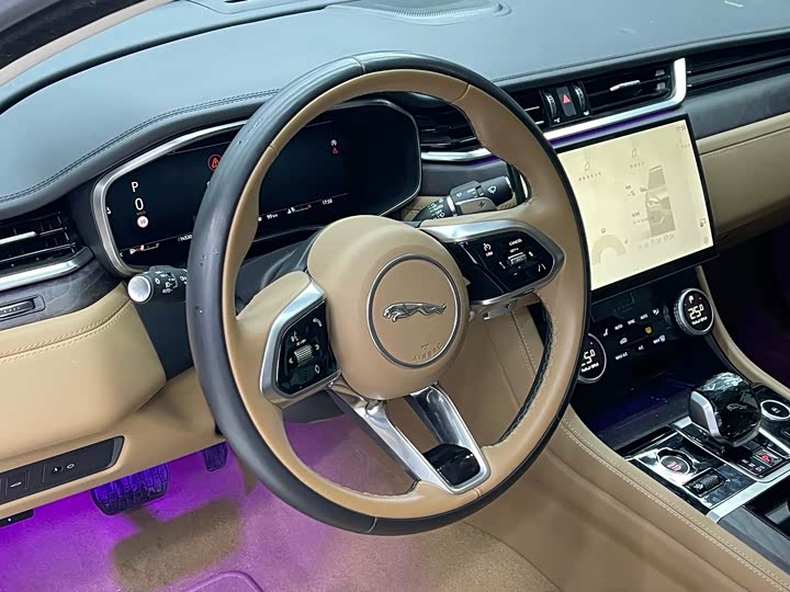 Jaguar XF L 2024 2024款 2.0T P250 两驱尊享豪华版