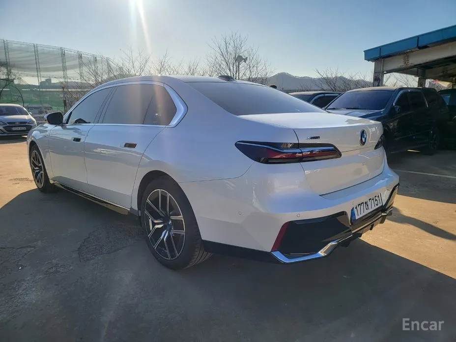 BMW 7 Series 2022 740d xDrive M Sport