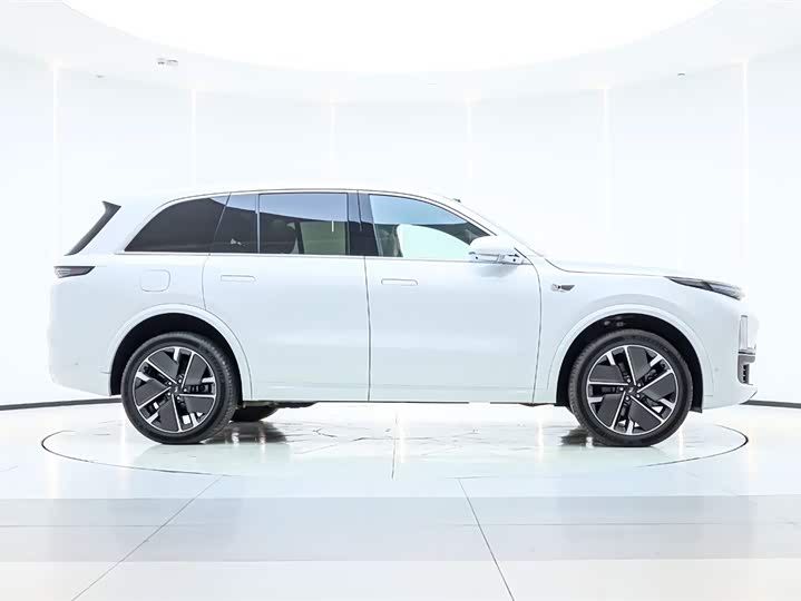 LiXiang L8 2025 2025款 Ultra 智能焕新版