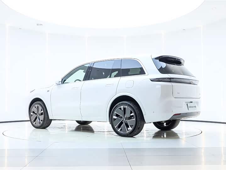 LiXiang L8 2025 2025款 Ultra 智能焕新版